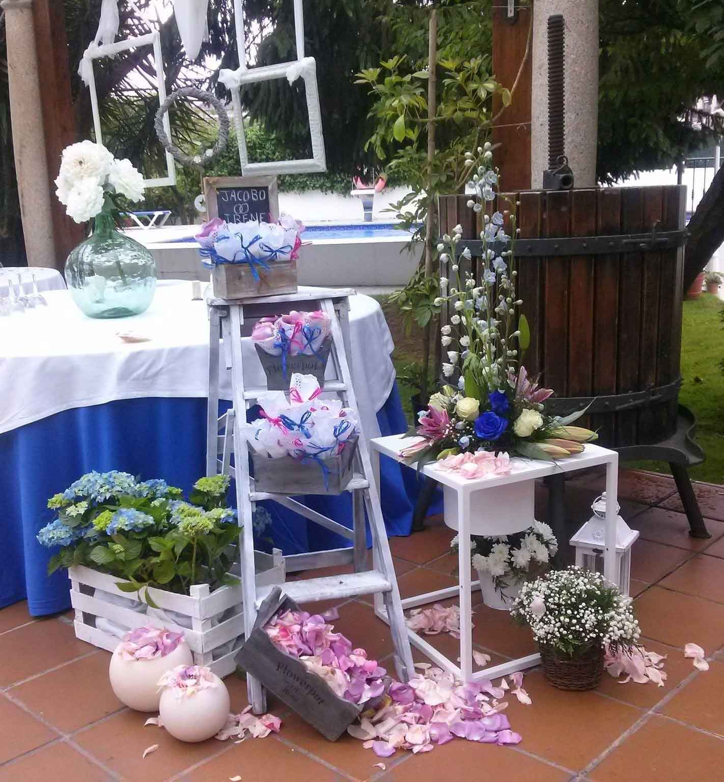 arreglos-florales-en-barro